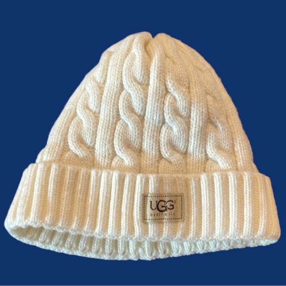 UGG Cable Knit Fleece Lined Beanie in Cream — Closet Staple!!! - Picture 1 of 4